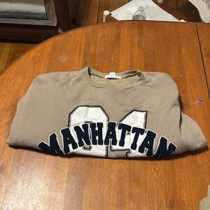 Beautiful bench and stone crewneck size small Manhattan 04
